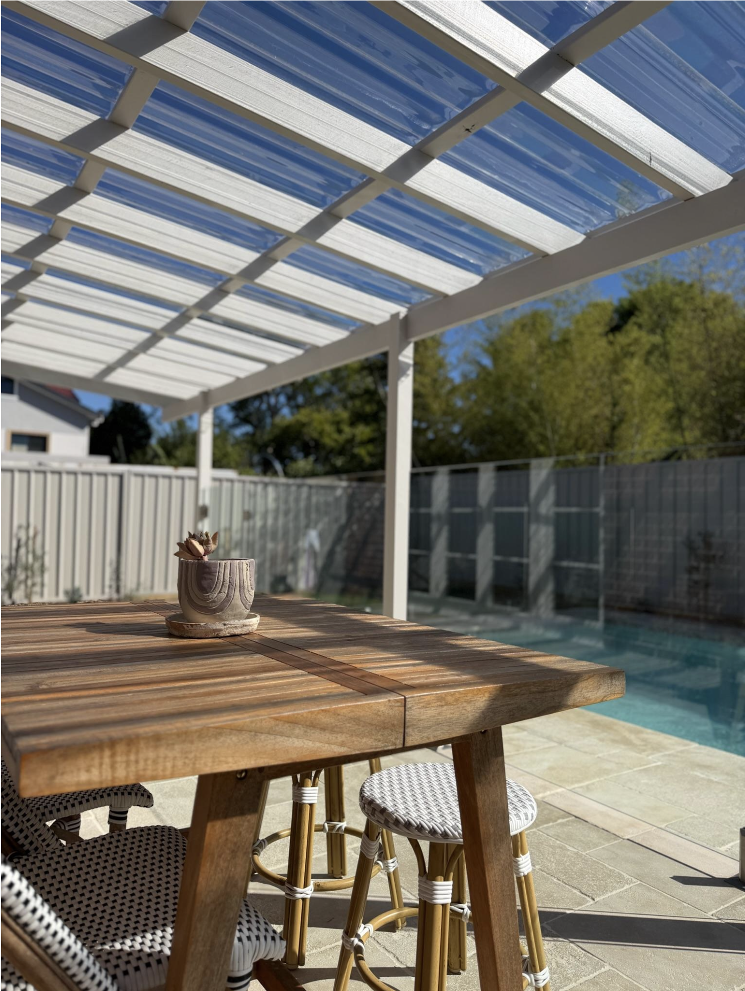 Outdoor kitchen and alfresco area